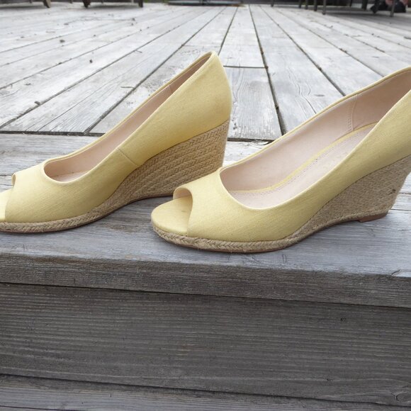 Kelly & Katie Open Toe, Yellow Espadrilles, Size 7.5 - Picture 2 of 3